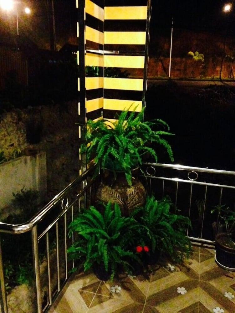 普吉机场花园度假酒店 他朗 外观 照片